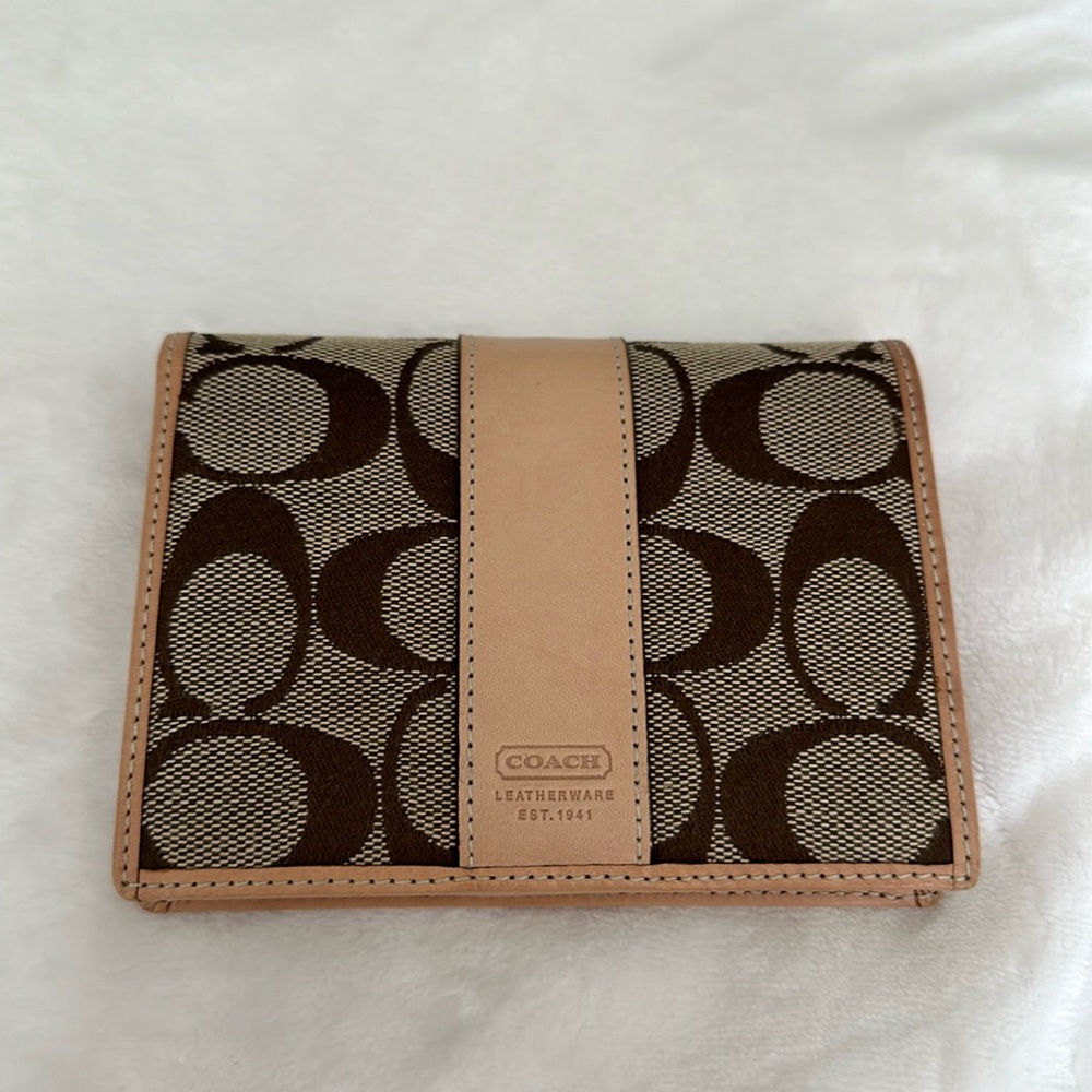 Coach wallet with tags